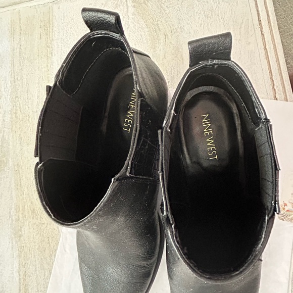 Nine West Westlyno Black Leather Ankle Booties Block Heel Chelsea 9 Worn Once - Picture 6 of 9